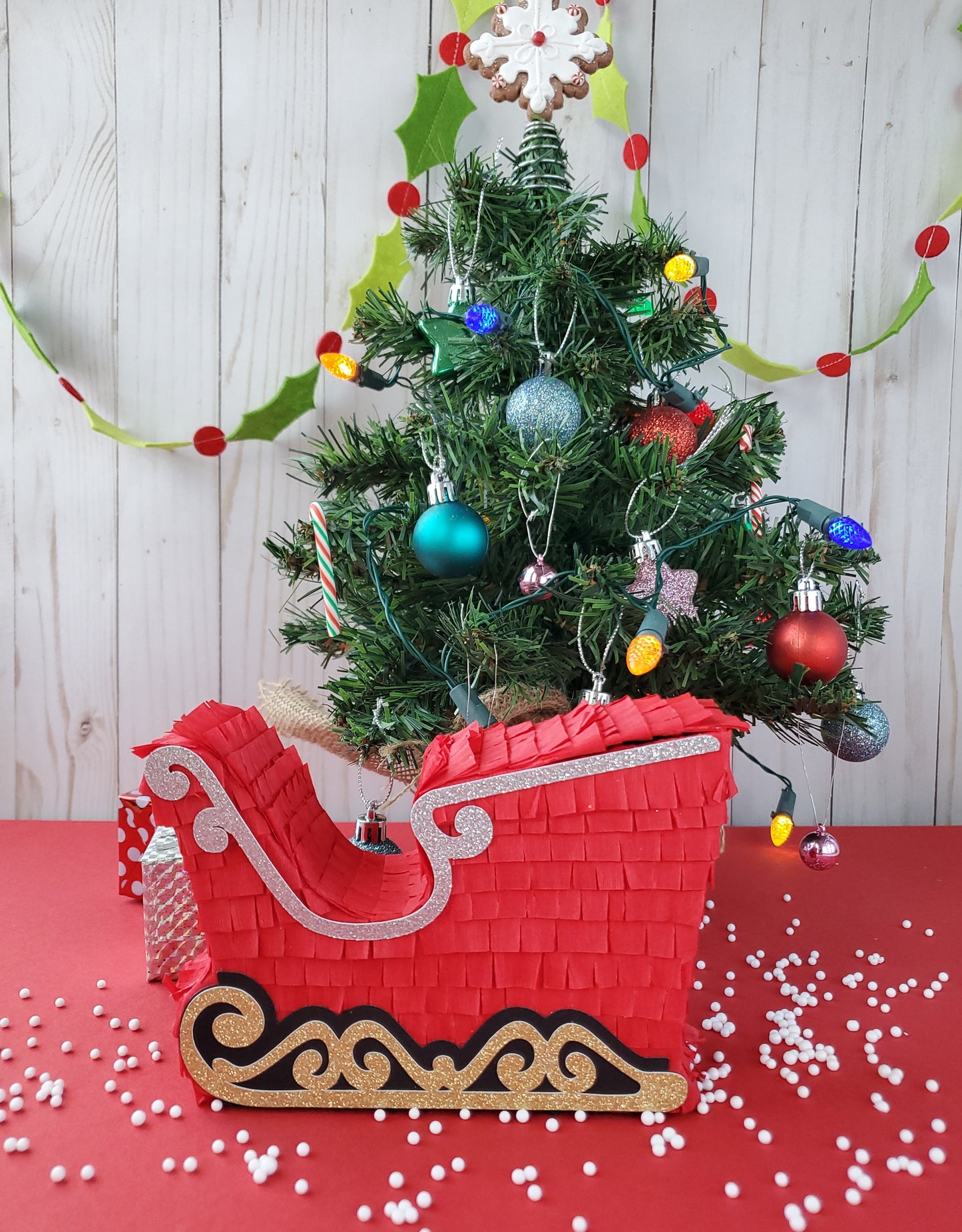 Santa's Sleigh Mini Piñata Part Favor