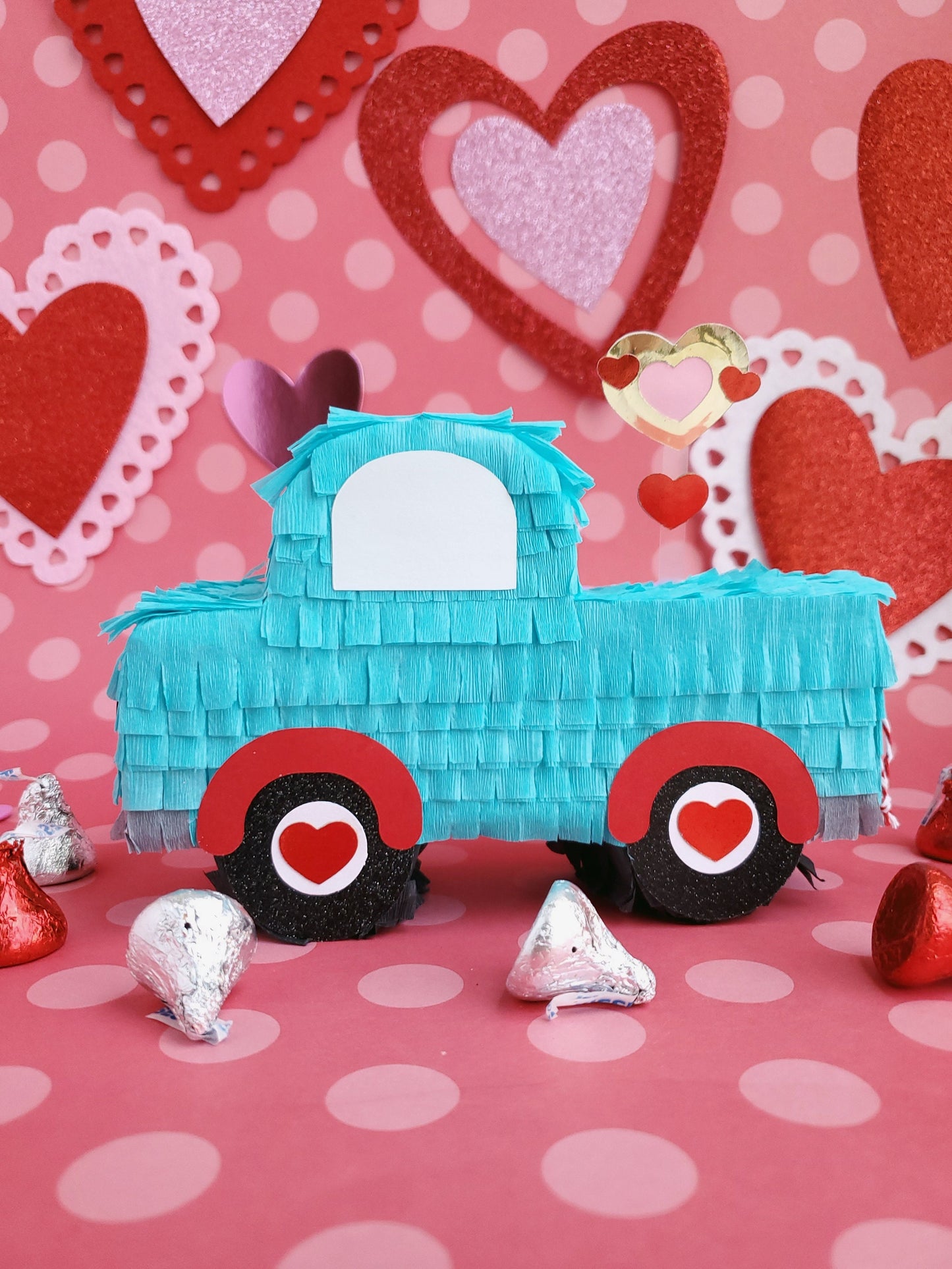 Valentine's day truck Loads of love truck Truck mini pinata Galentine's day gift box Valentine's day party favor Mini love truck (Ea)