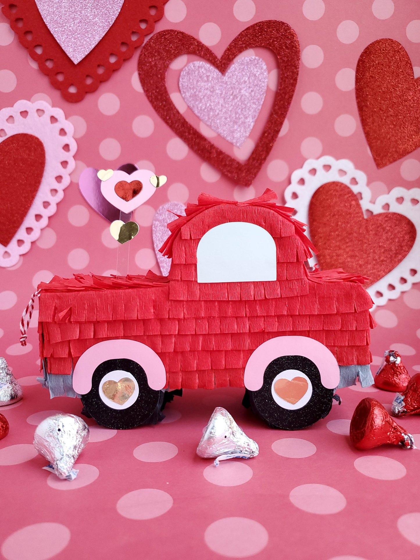 Valentine's day truck Loads of love truck Truck mini pinata Galentine's day gift box Valentine's day party favor Mini love truck (Ea)